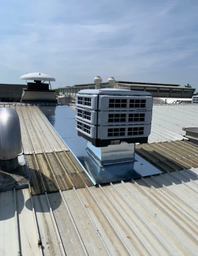 foto di una realizzazione di due raffrescatori evaporativi fissi