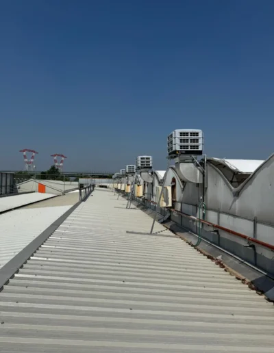 foto di una realizzazione di due raffrescatori evaporativi fissi